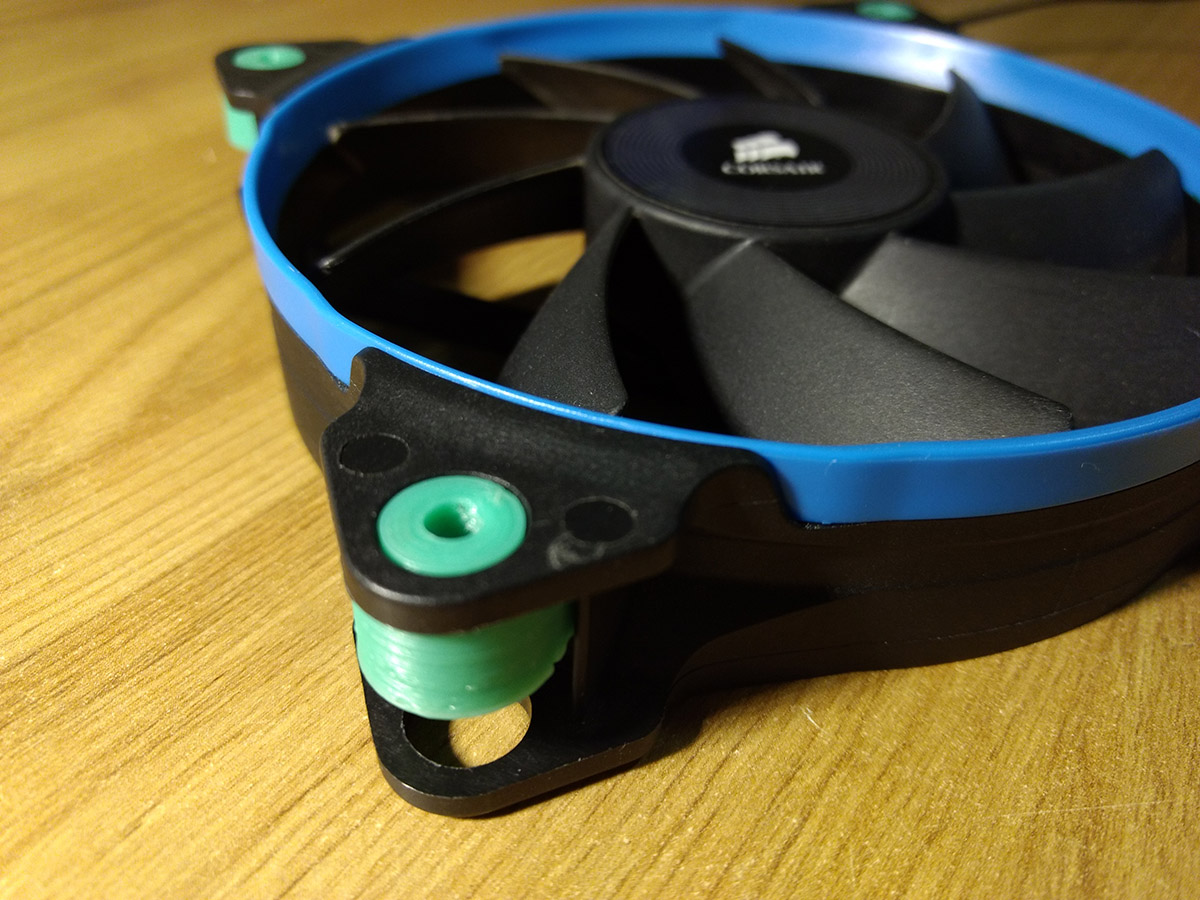 Replacing the rubber grommets of a Corsair fan